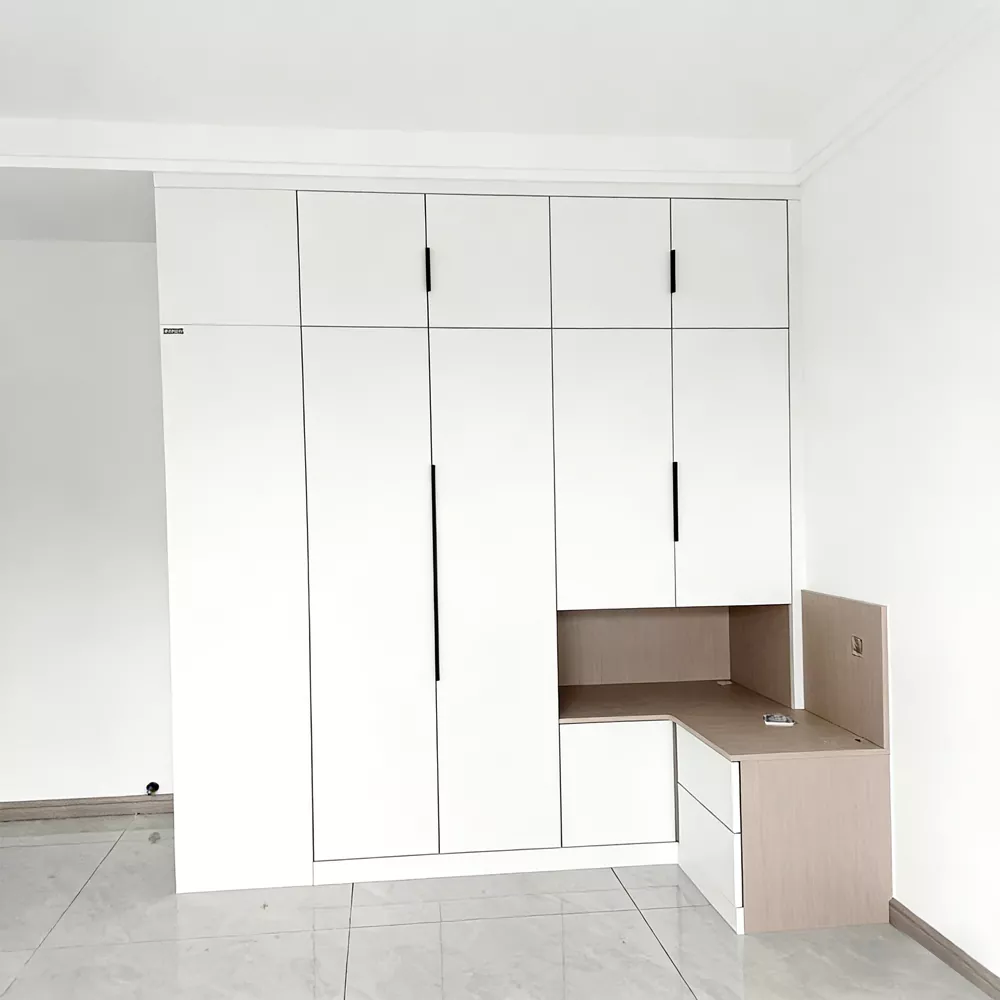 Lemari Pakaian Kayu Karet